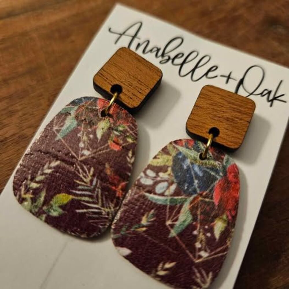 Anabelle + Oak Floral Boho Burgundy Dangle Earring - Boutique New